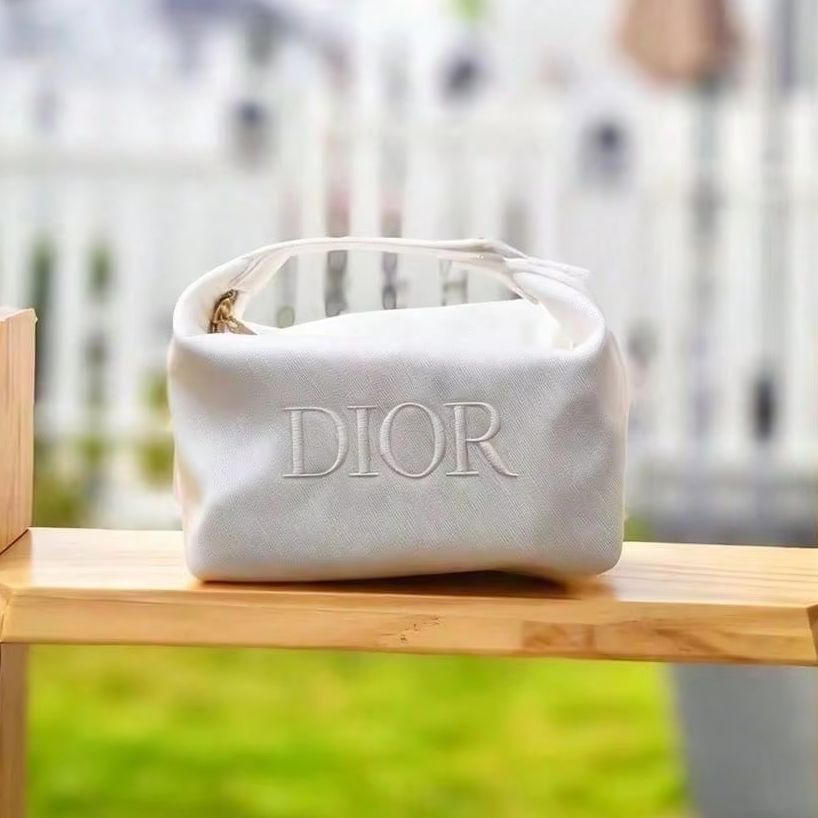 Dior’s Bag Elegant White Canva - đánh giá và giá Beauty Makeup Dior
